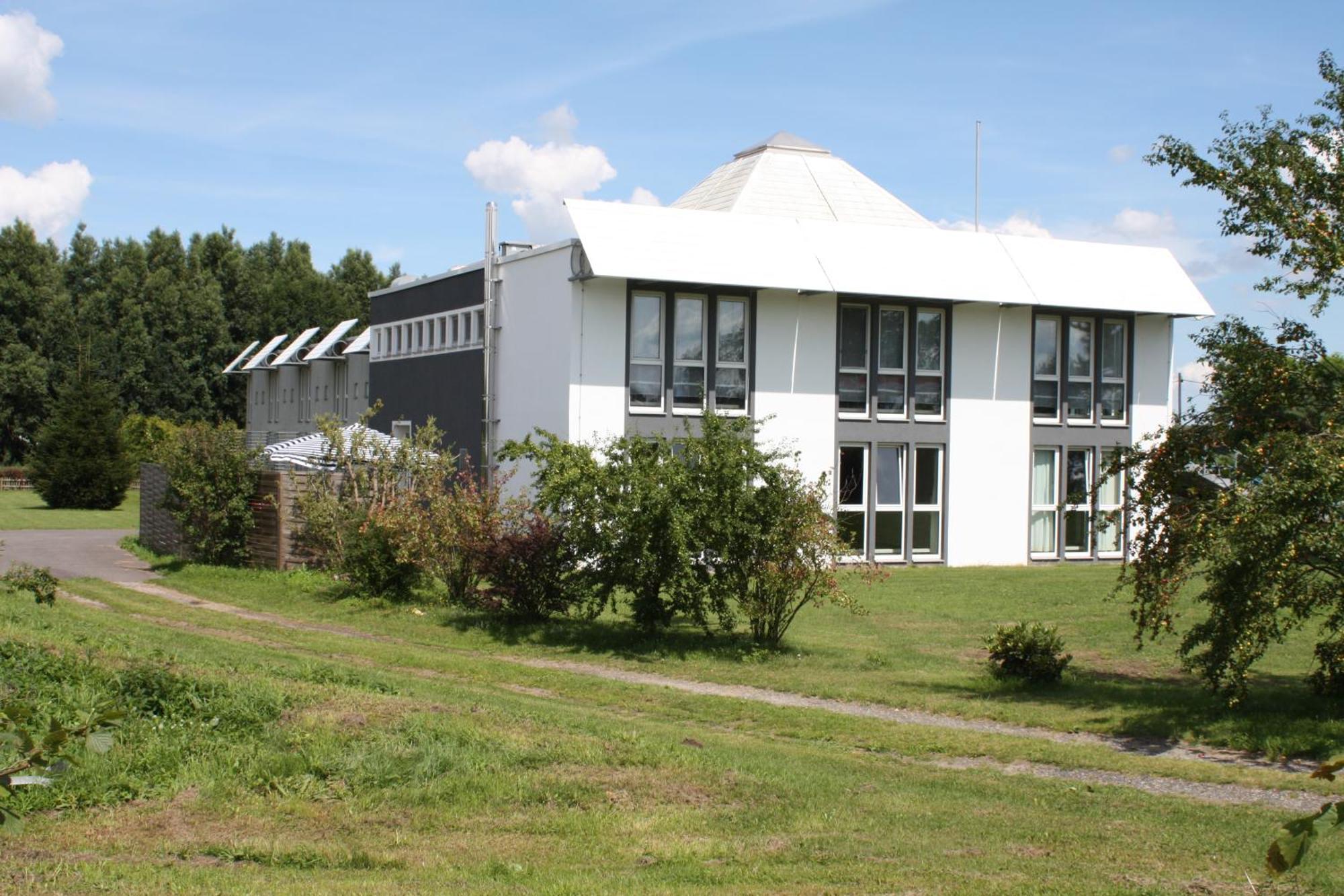 Ak 1 Hotel Ducherow Extérieur photo