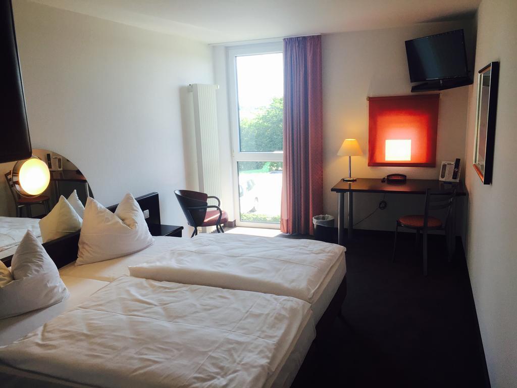 Ak 1 Hotel Ducherow Extérieur photo