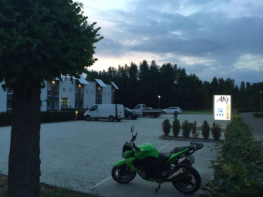 Ak 1 Hotel Ducherow Extérieur photo